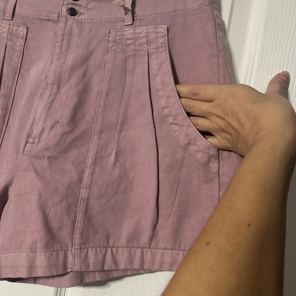 NWT Universal Thread Women's Pleated Hi Rise Casual Shorts - Picture 6 of 12